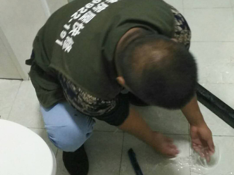 武漢陽臺漏水怎么做防水好，武漢陽臺漏水維修多少錢